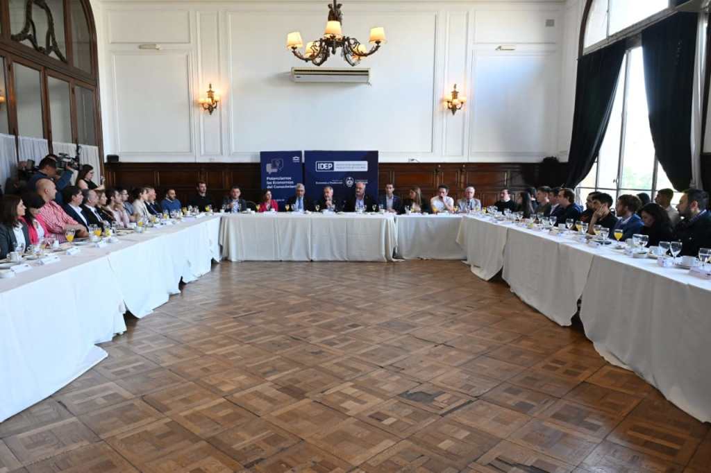 Jaldo se reunió con empresarios de la Economía del Conocimiento en&nbsp;Tucumán