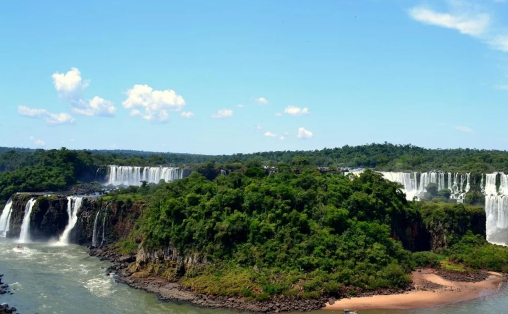 Nuevas Disposiciones Habilitan Celebraciones de Pequeña Escala en las Cataratas del&nbsp;Iguazú