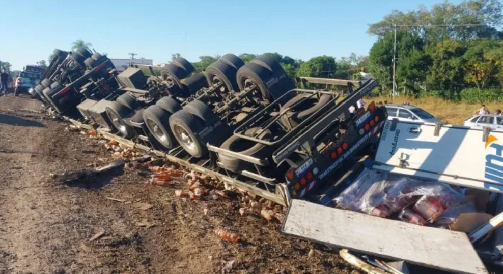 Un camionero volcó en una autovía y registró 1,91 de alcohol en sangre